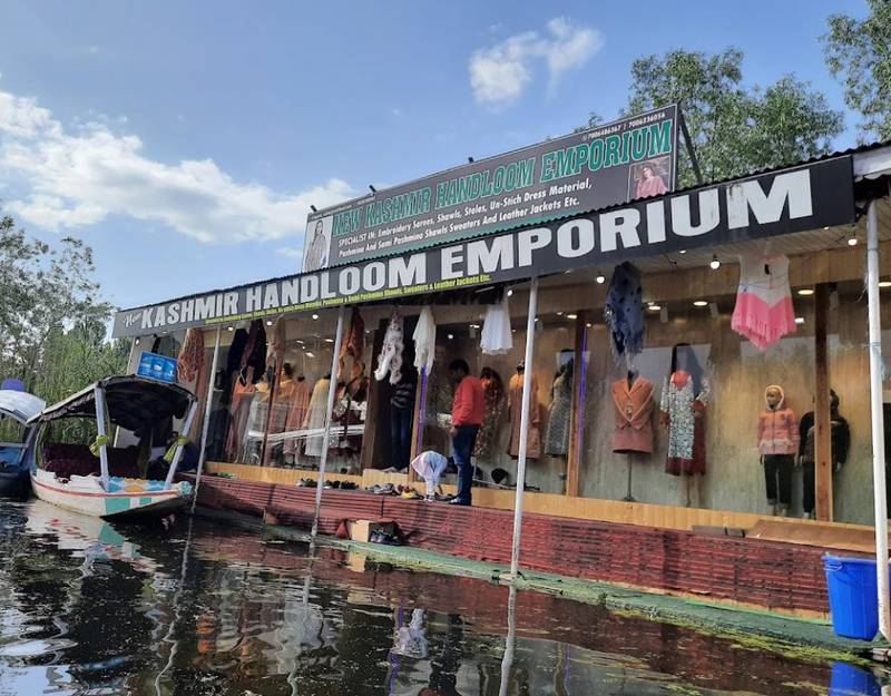 Floating Market In Dal Lake (Meena bazar)