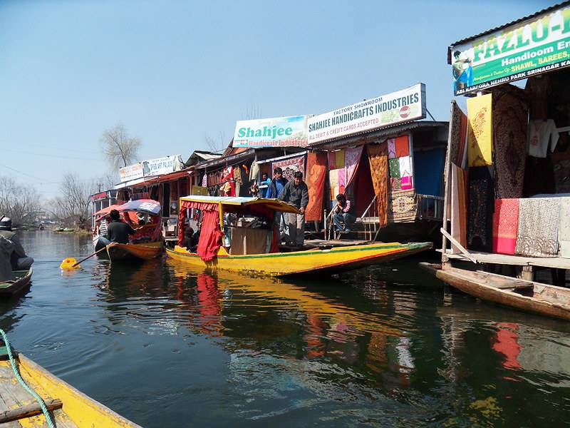 Floating Market In Dal Lake (Meena bazar)