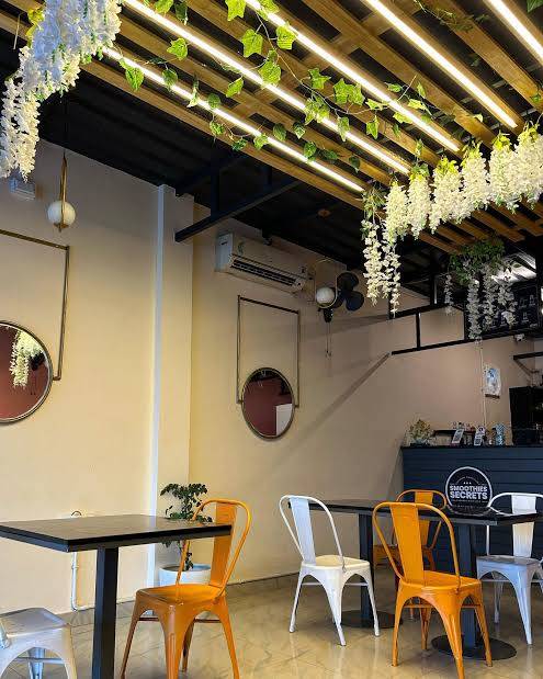 Chikkamagaluru local market and cafe's 